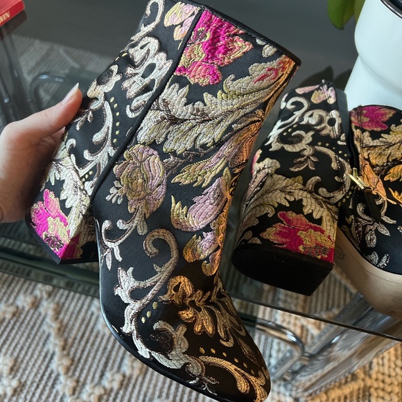 SOLD - Picture 3 of 4